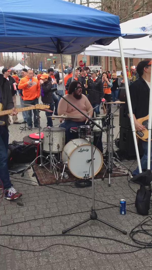 “@justin_fenton: Shirts off Go O’s http://t.co/Jfu…