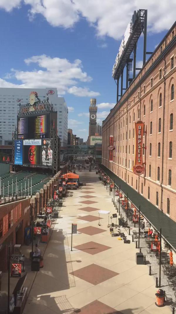 RT @masnOrioles: Seventh-inning stretch on Eutaw S…